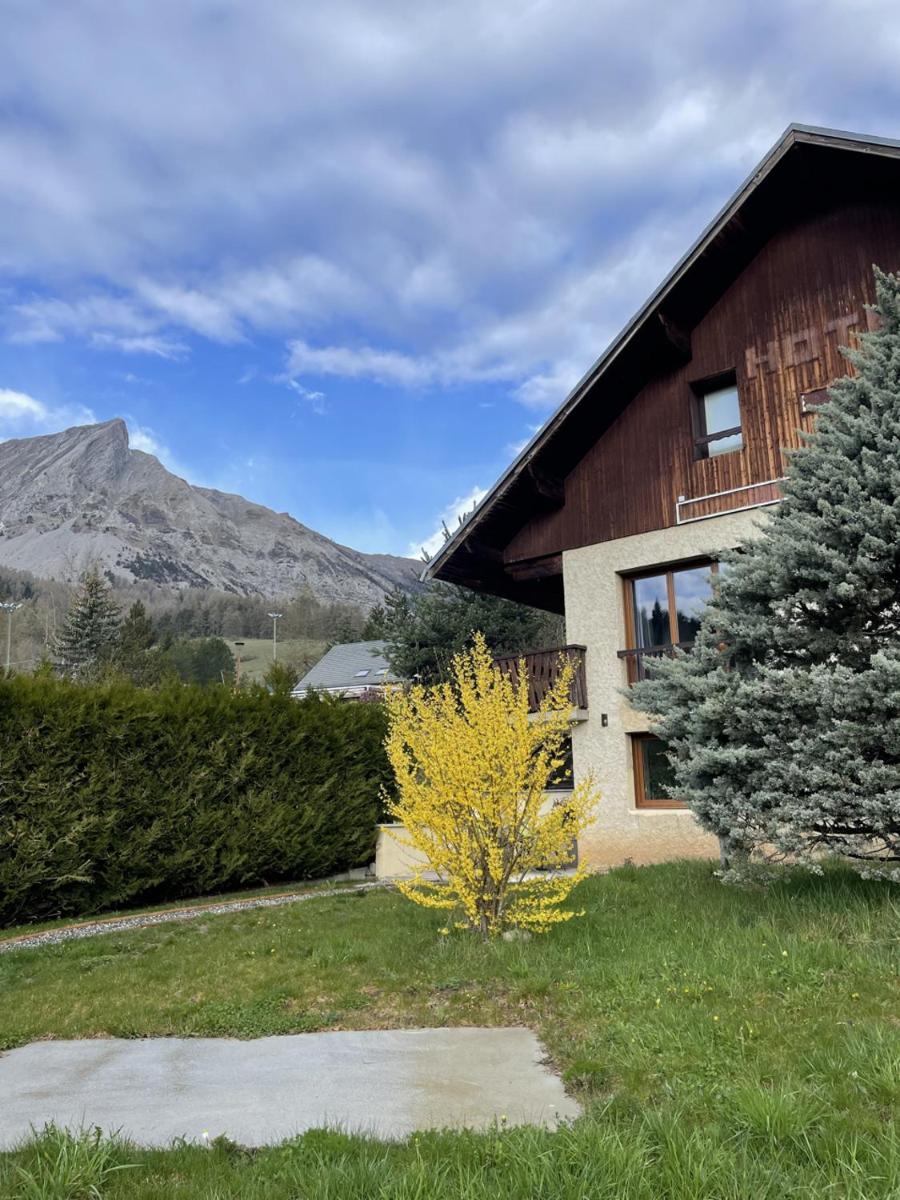 Maison L'Aiguille - 2 appartements, 5 chambres et table d'hôtes au pied de la montagne à la station de Laye - Housity