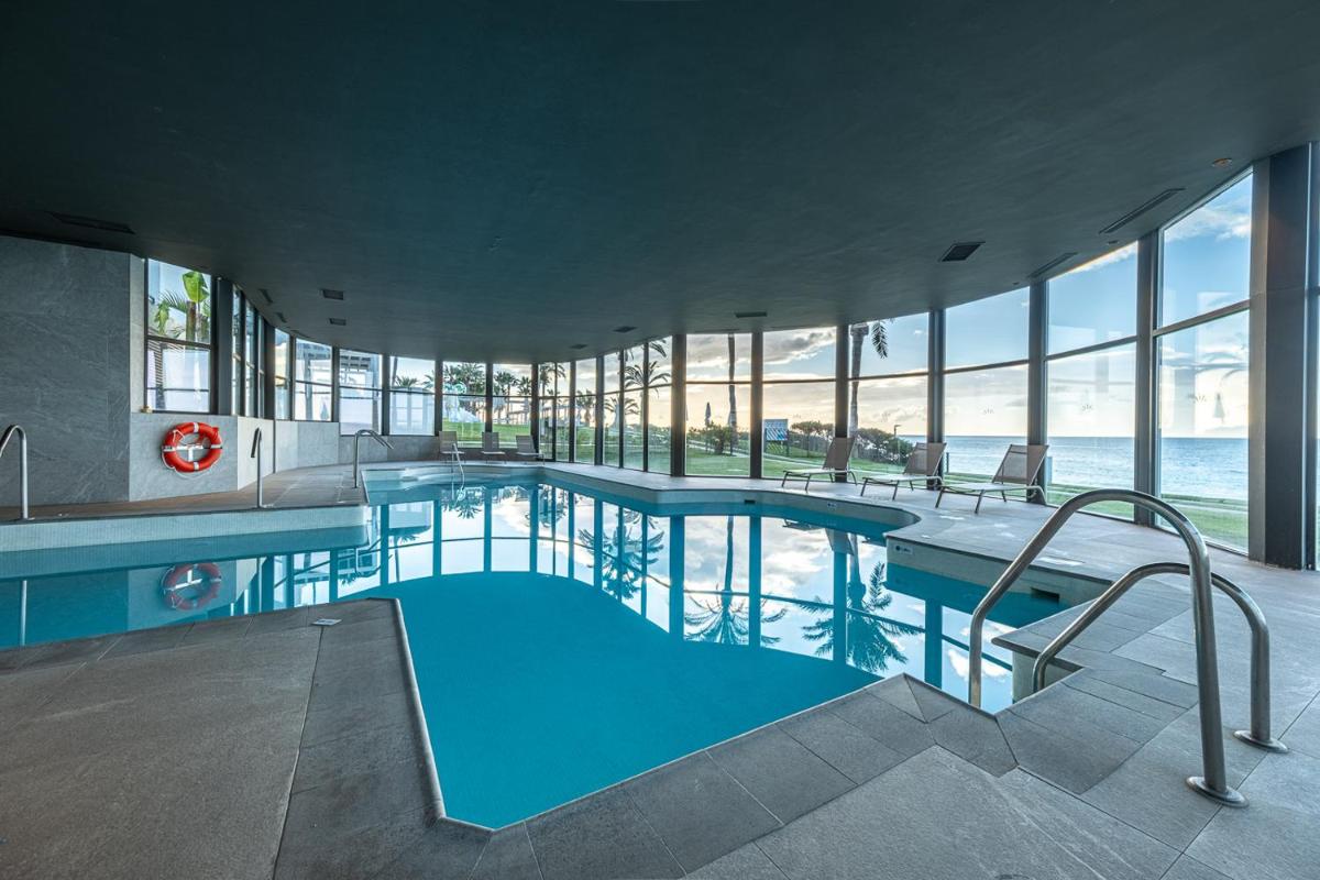 Piscina en o cerca de Estival Torrequebrada