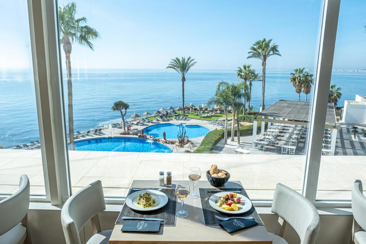Comida en o cerca de este hotel