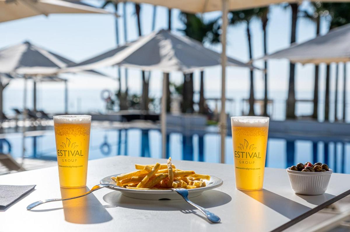 Comida en o cerca de este hotel