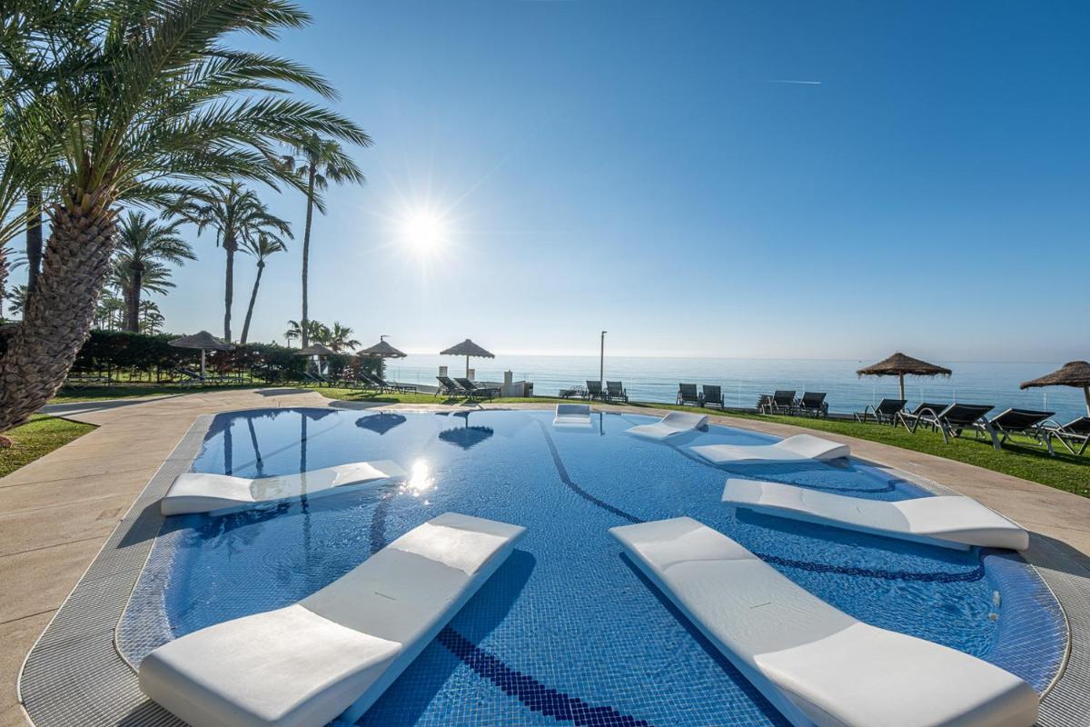 Piscina en o cerca de Estival Torrequebrada