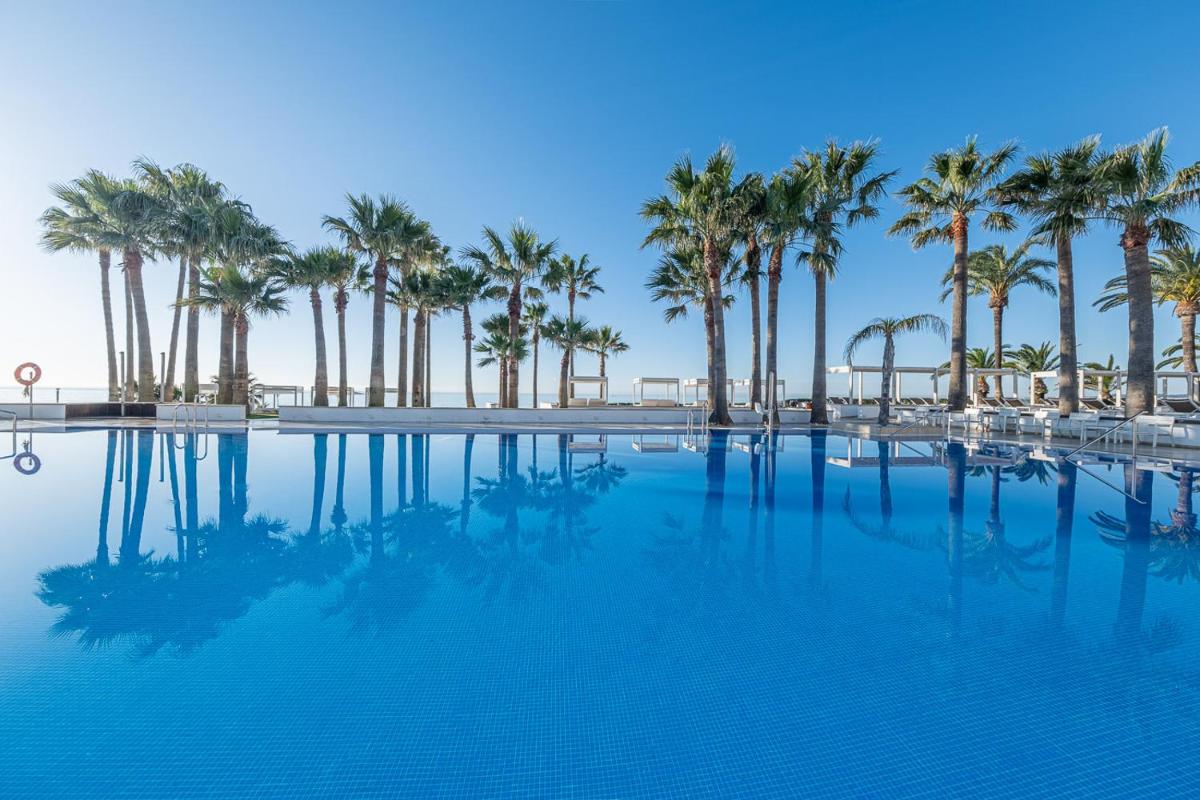 Piscina en o cerca de Estival Torrequebrada