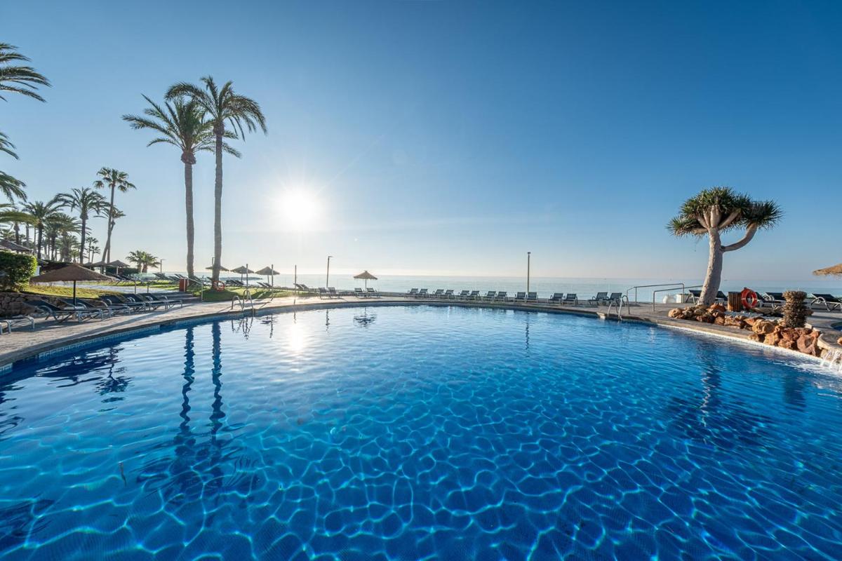 Piscina en o cerca de Estival Torrequebrada