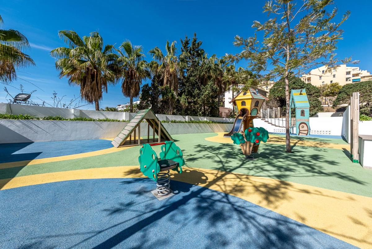 Zona de juegos infantil en Estival Torrequebrada
