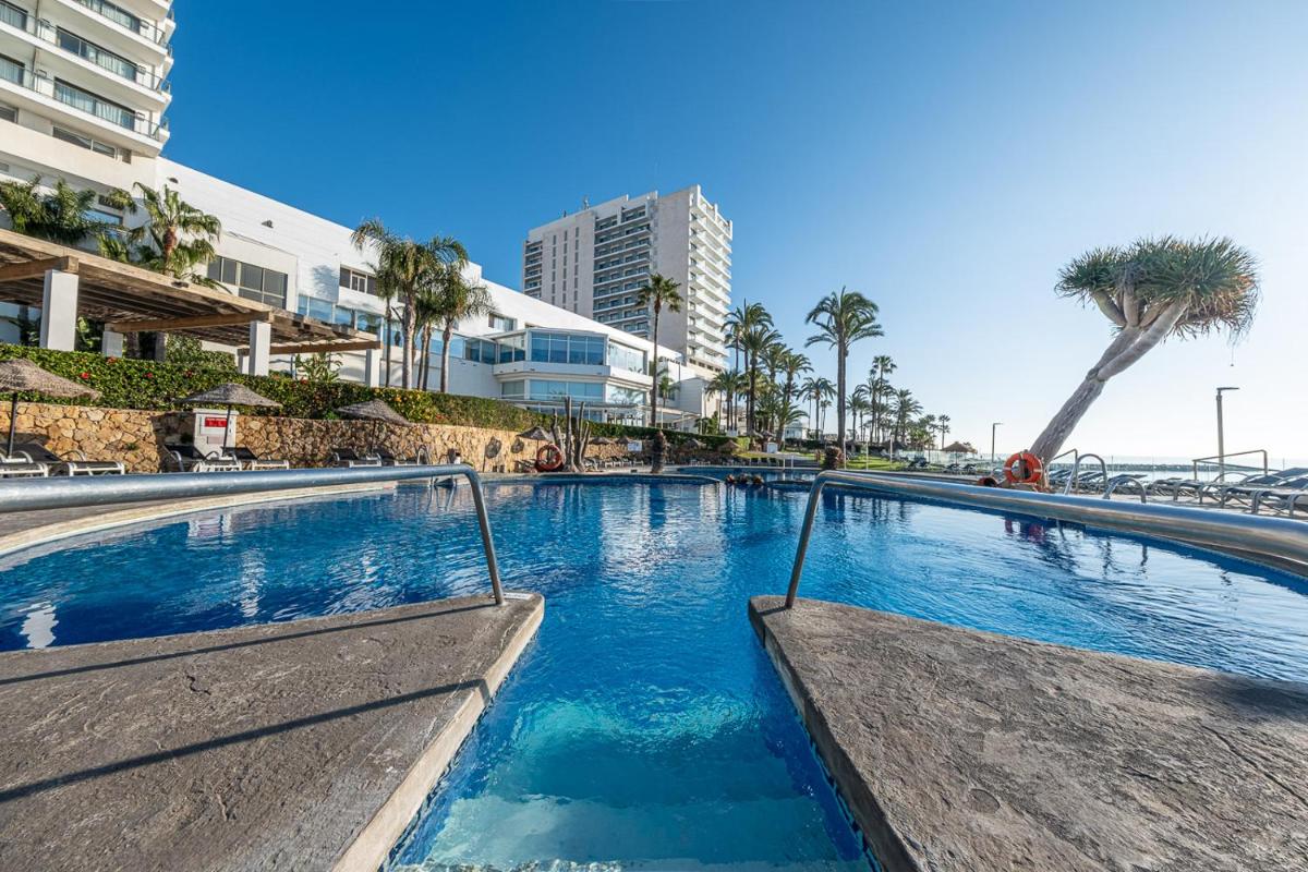 Piscina en o cerca de Estival Torrequebrada