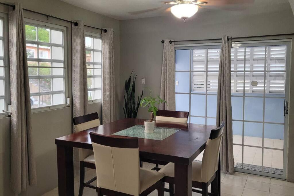 Coamo Beautiful house, AC, 10min Coamo hot springs - Housity