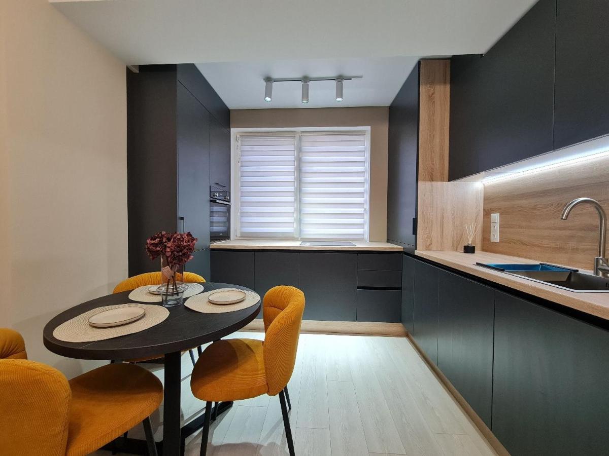 Holly Apartment - Housity