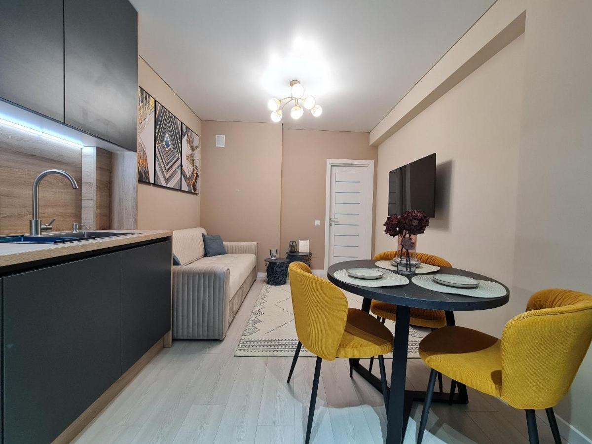 Holly Apartment - Housity