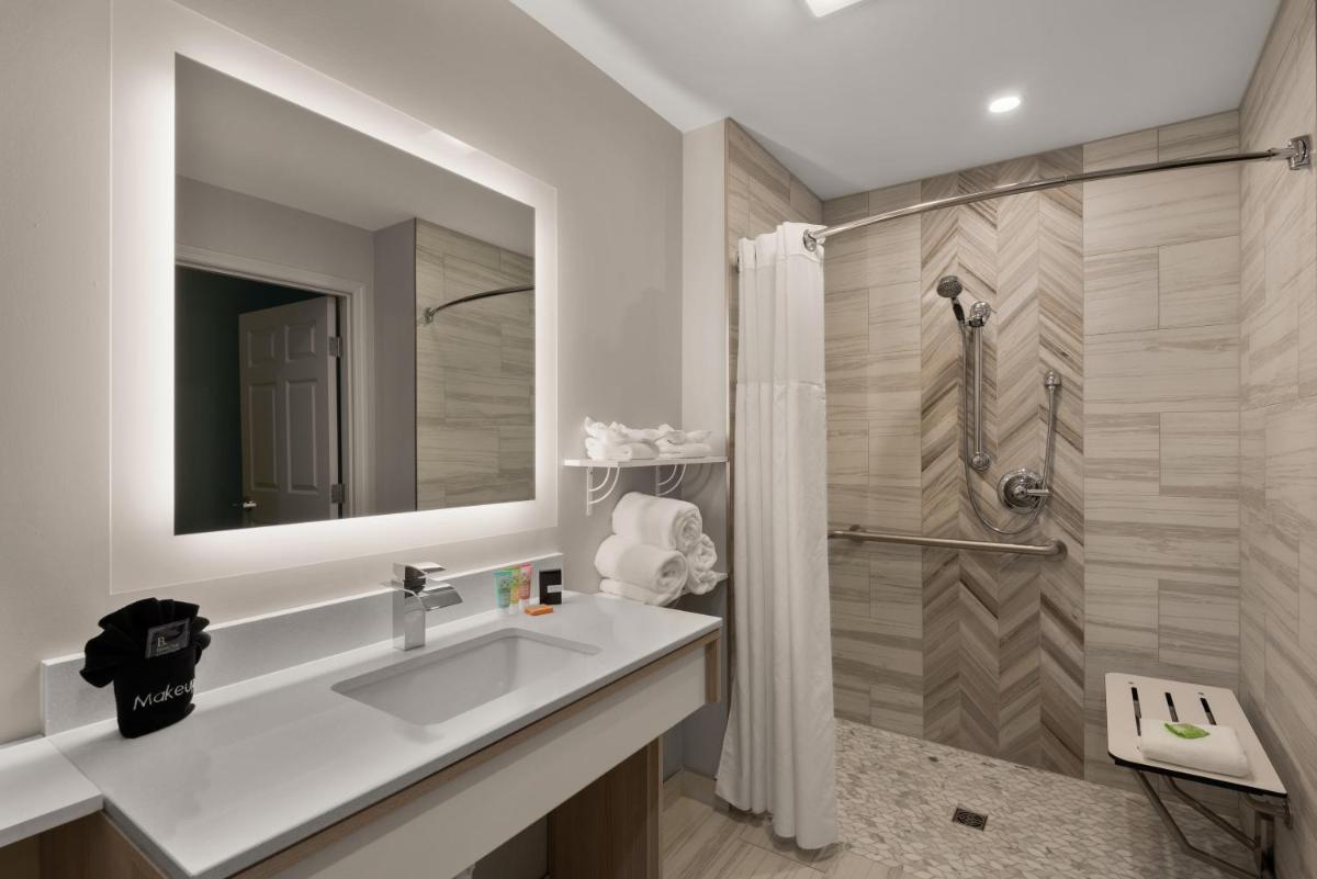 Wyndham Garden Galena Hotel & Day Spa - Housity