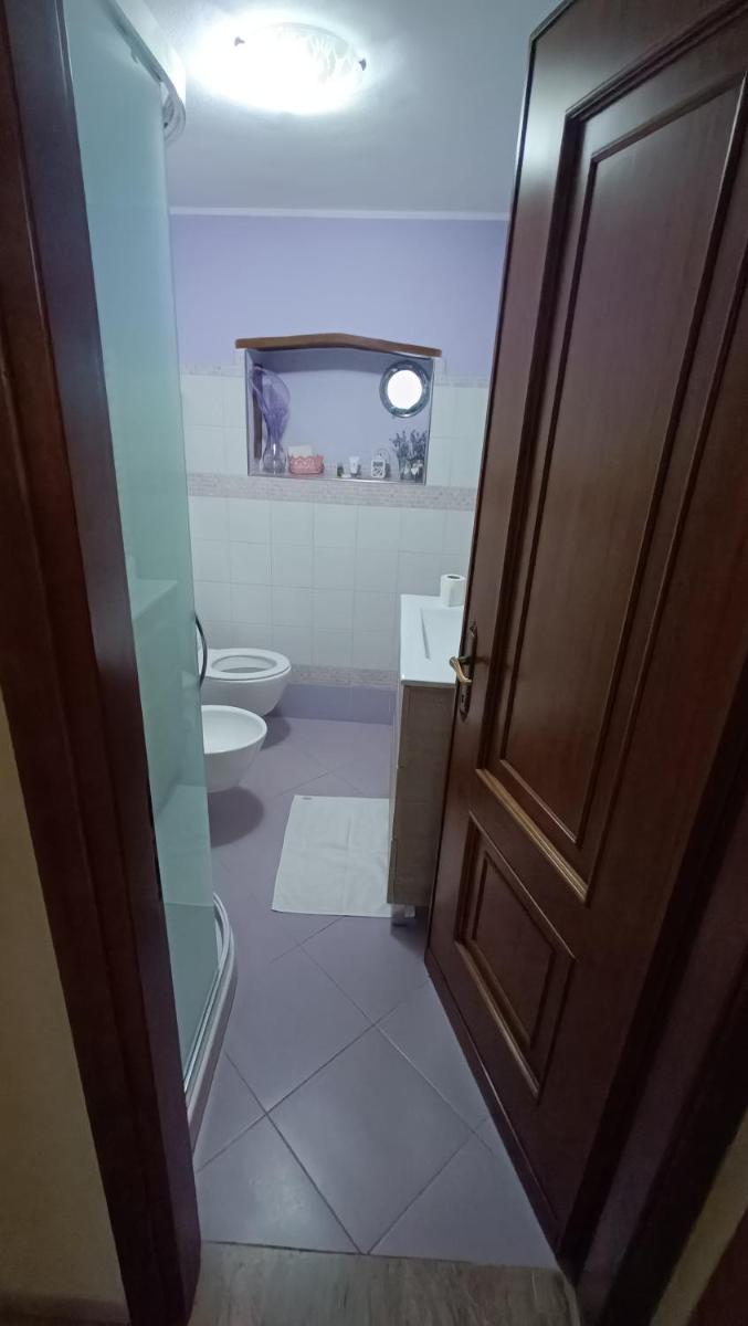 Sopra_lavia Stazione_La Spezia_Cinque Terre - Housity