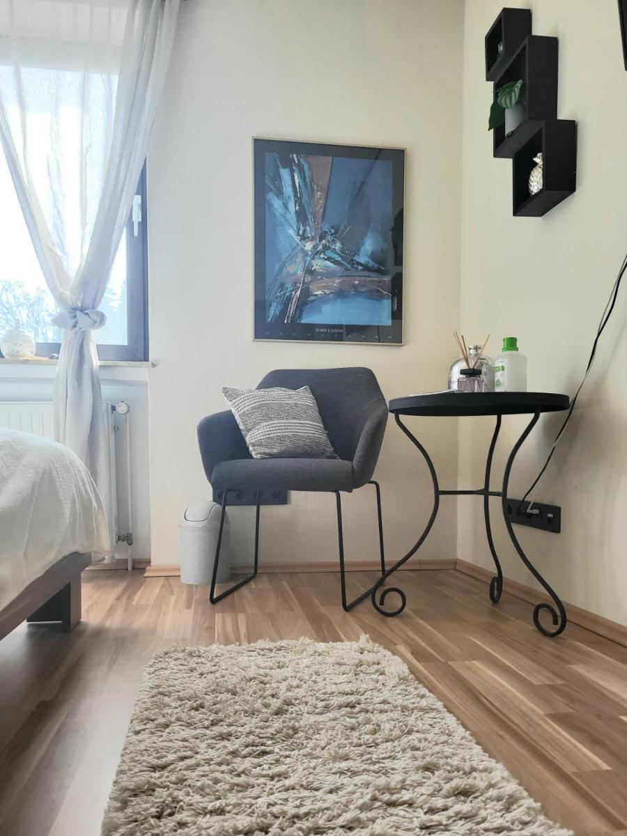 Cozy Charming Theresa - Housity