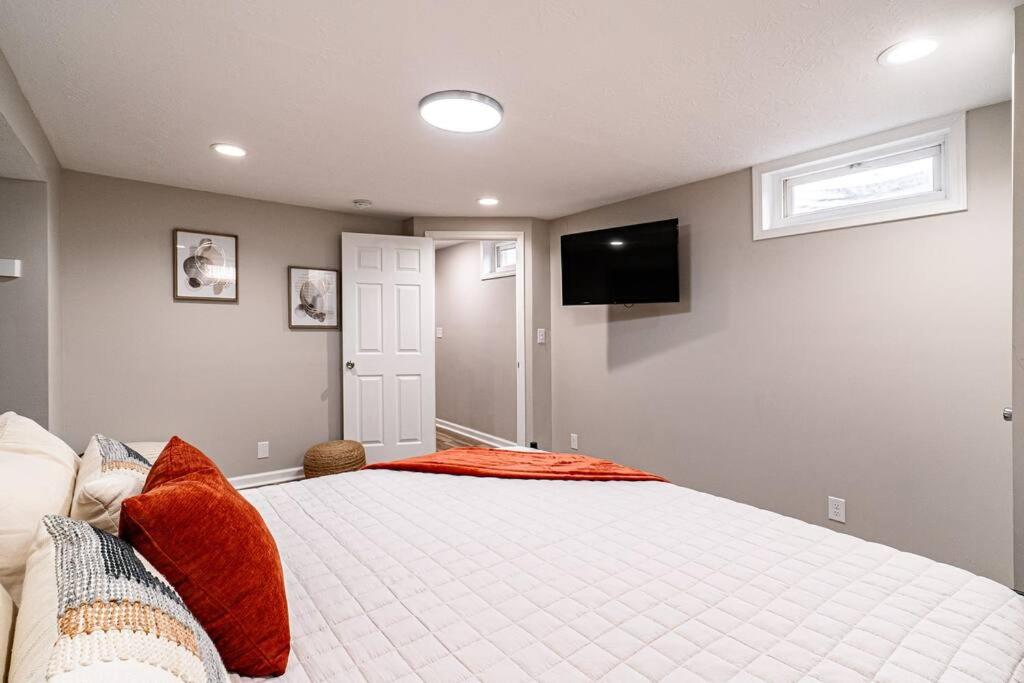 Essential Escape - Housity