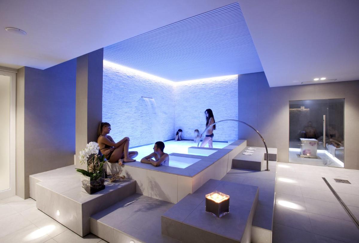 Hotel Le Grotte - Housity