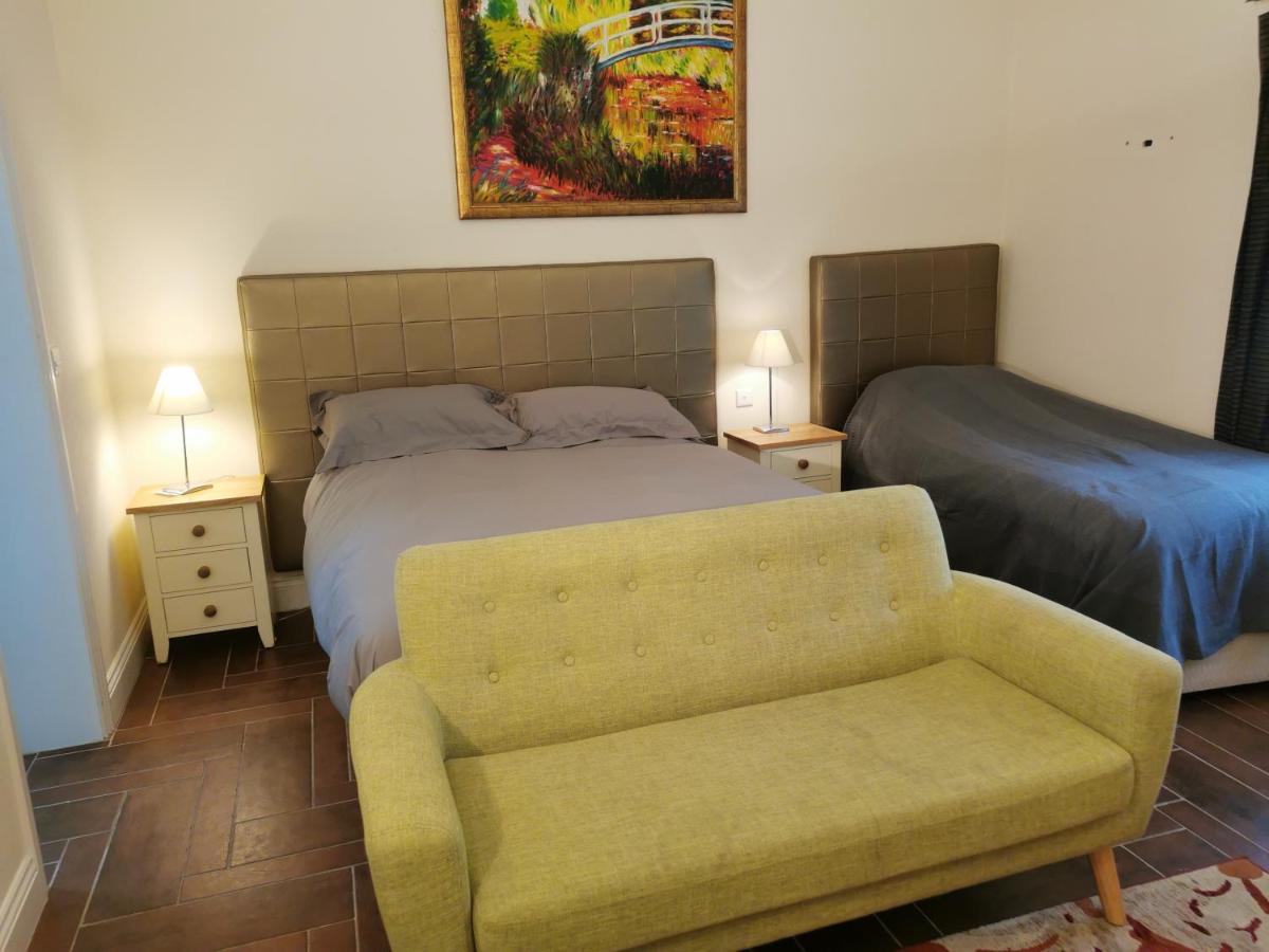 The Brownlow Stables - Housity