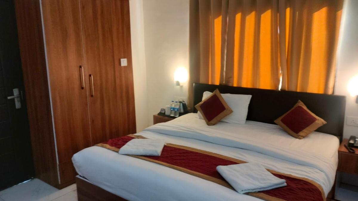 Seven Corbett - Housity