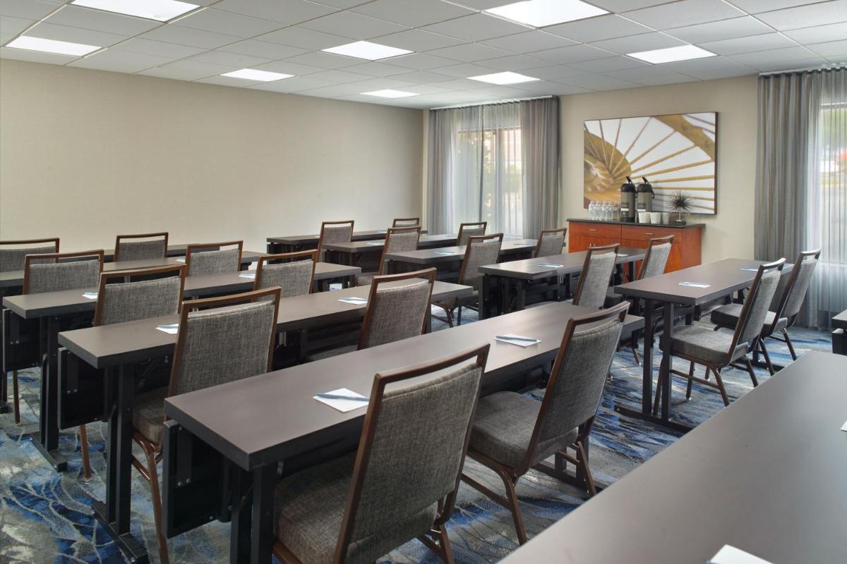 Fairfield by Marriott Inn & Suites Asheville Outlets - Housity