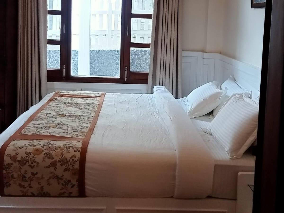 7 oak sanjauli Bed&Breakfast - Housity
