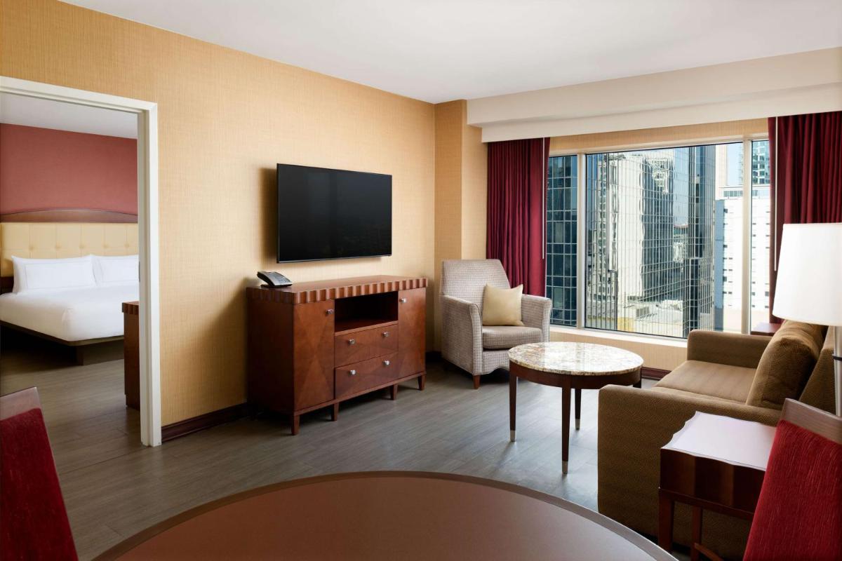 Hilton Charlotte Uptown - Housity