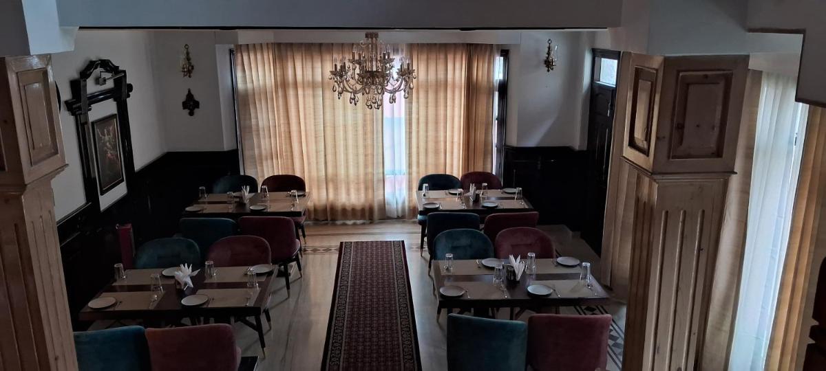 7 oak sanjauli Bed&Breakfast - Housity