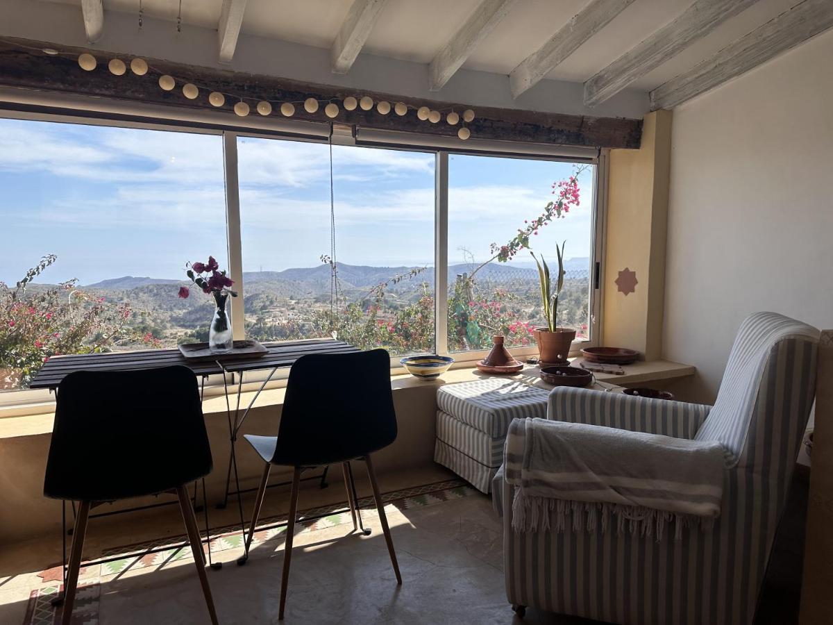 Casa con vistas al mar y Patio de Buganvillas - Housity