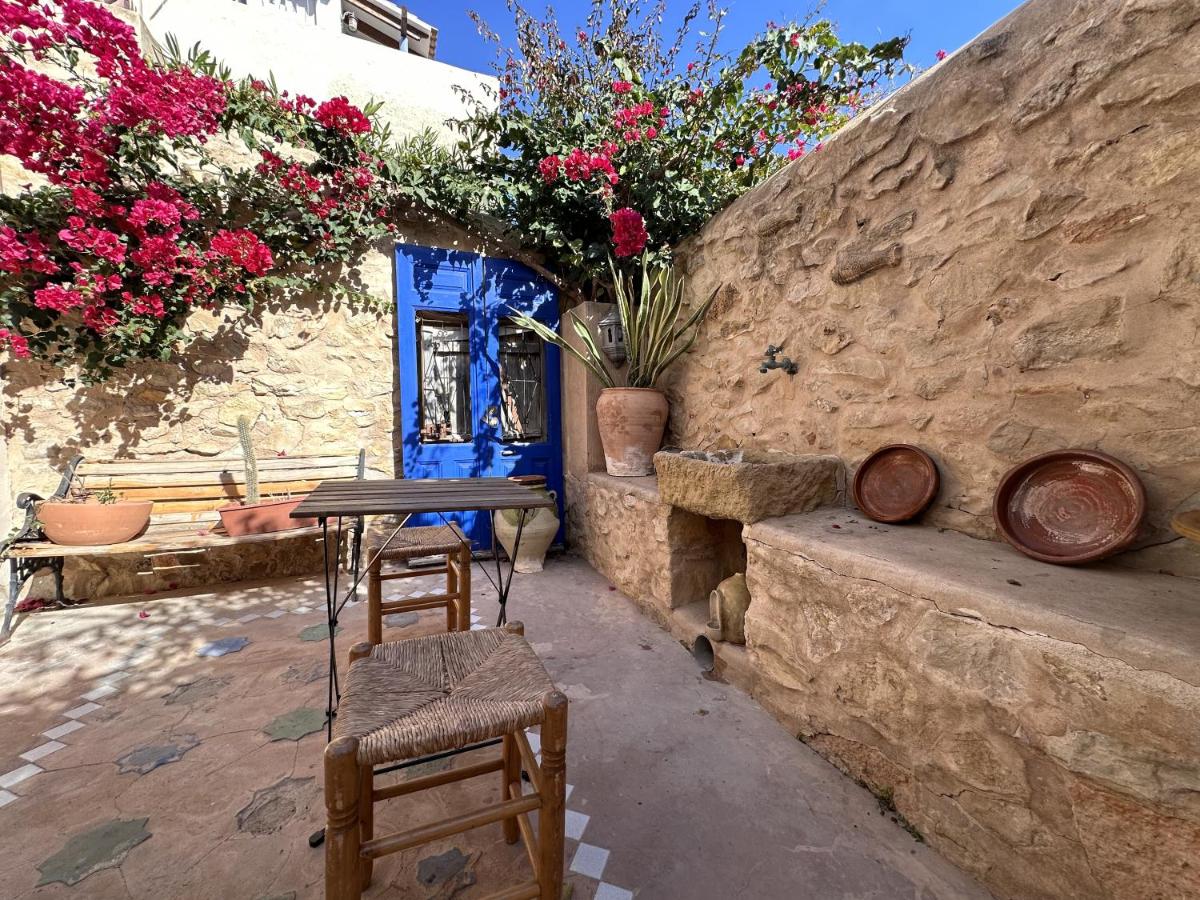 Casa con vistas al mar y Patio de Buganvillas - Housity
