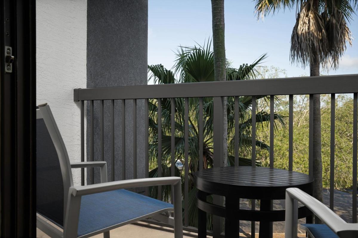 Courtyard by Marriott Orlando East/UCF Area - Housity