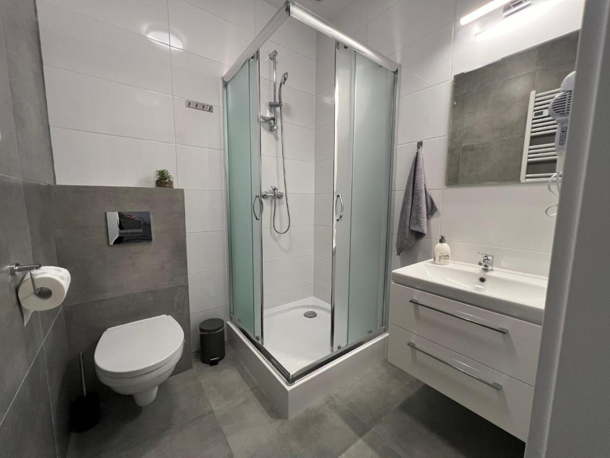 Hostel Adabet - Housity