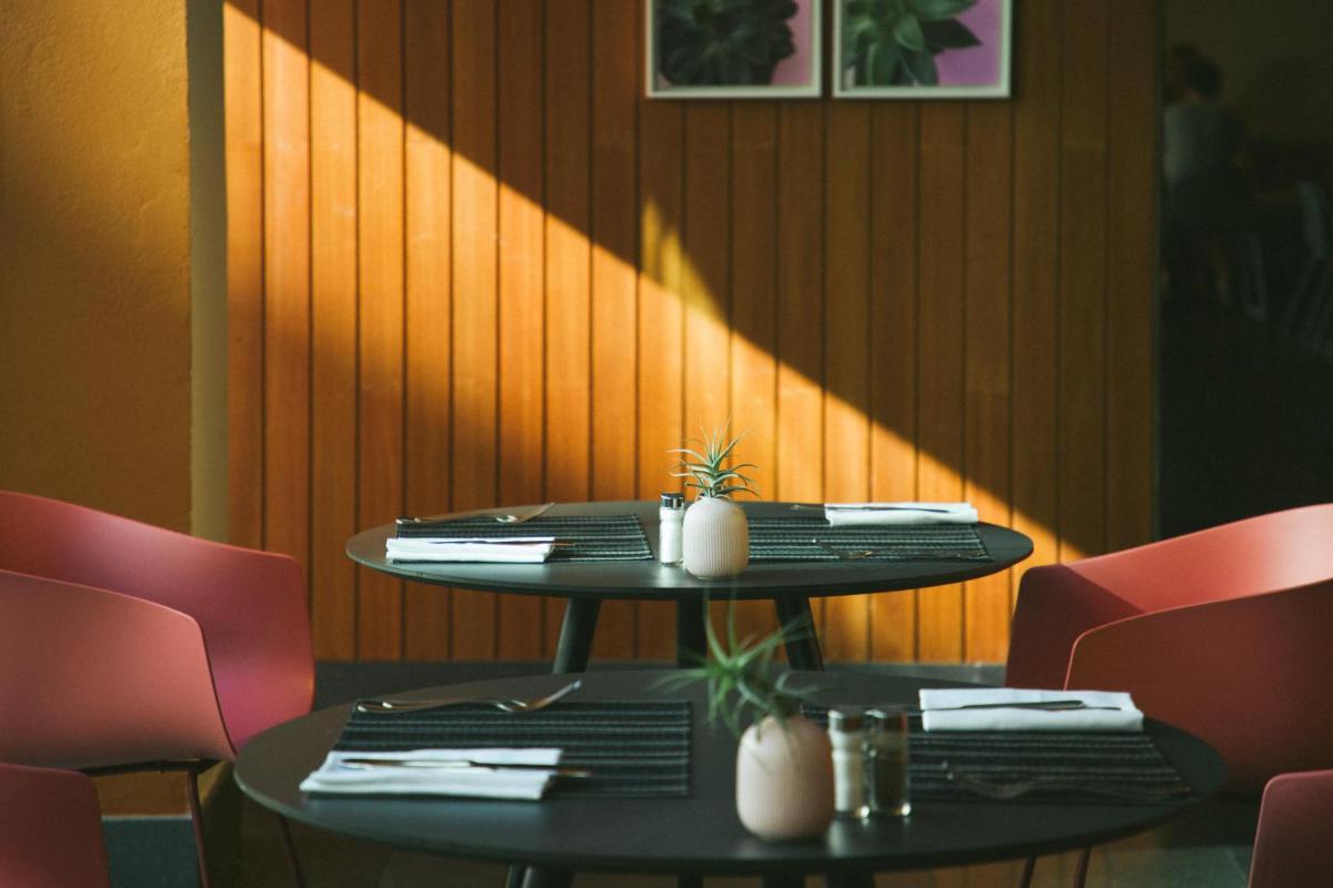 Un restaurante o sitio para comer en Salobre Hotel Resort & Serenity
