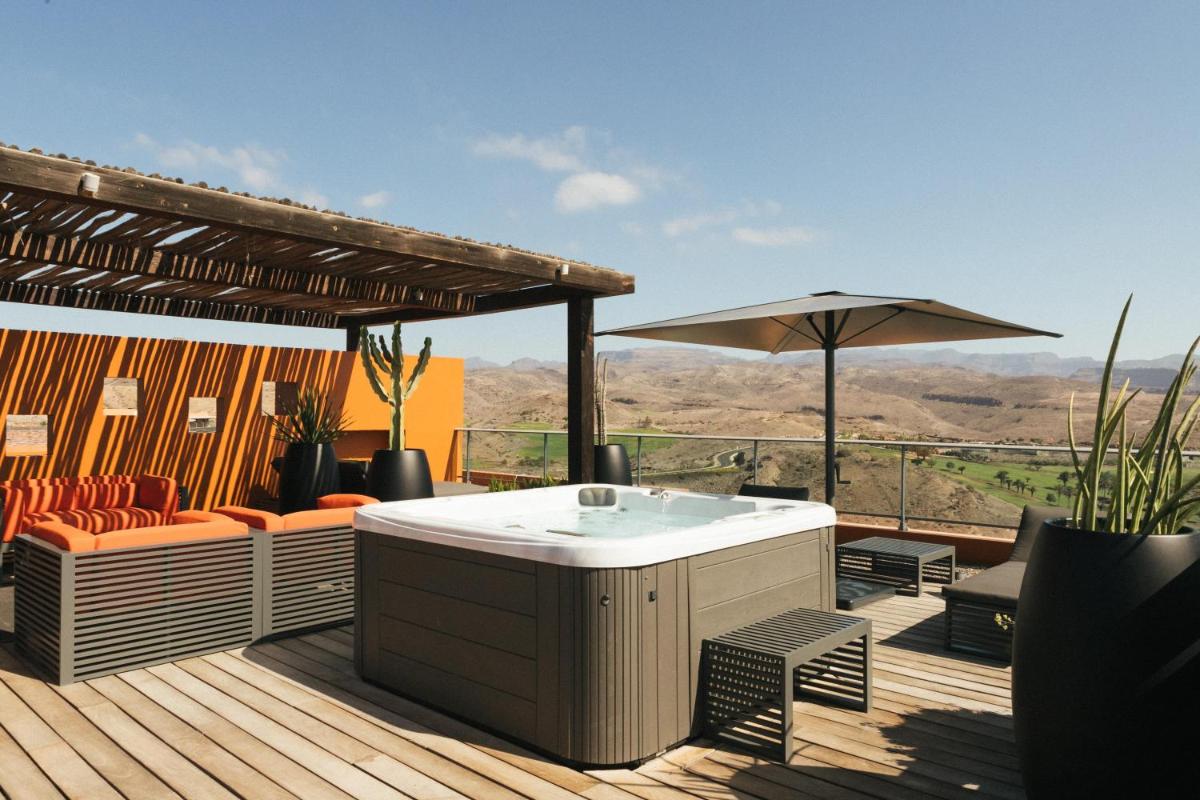 Un balcón o terraza de Salobre Hotel Resort & Serenity