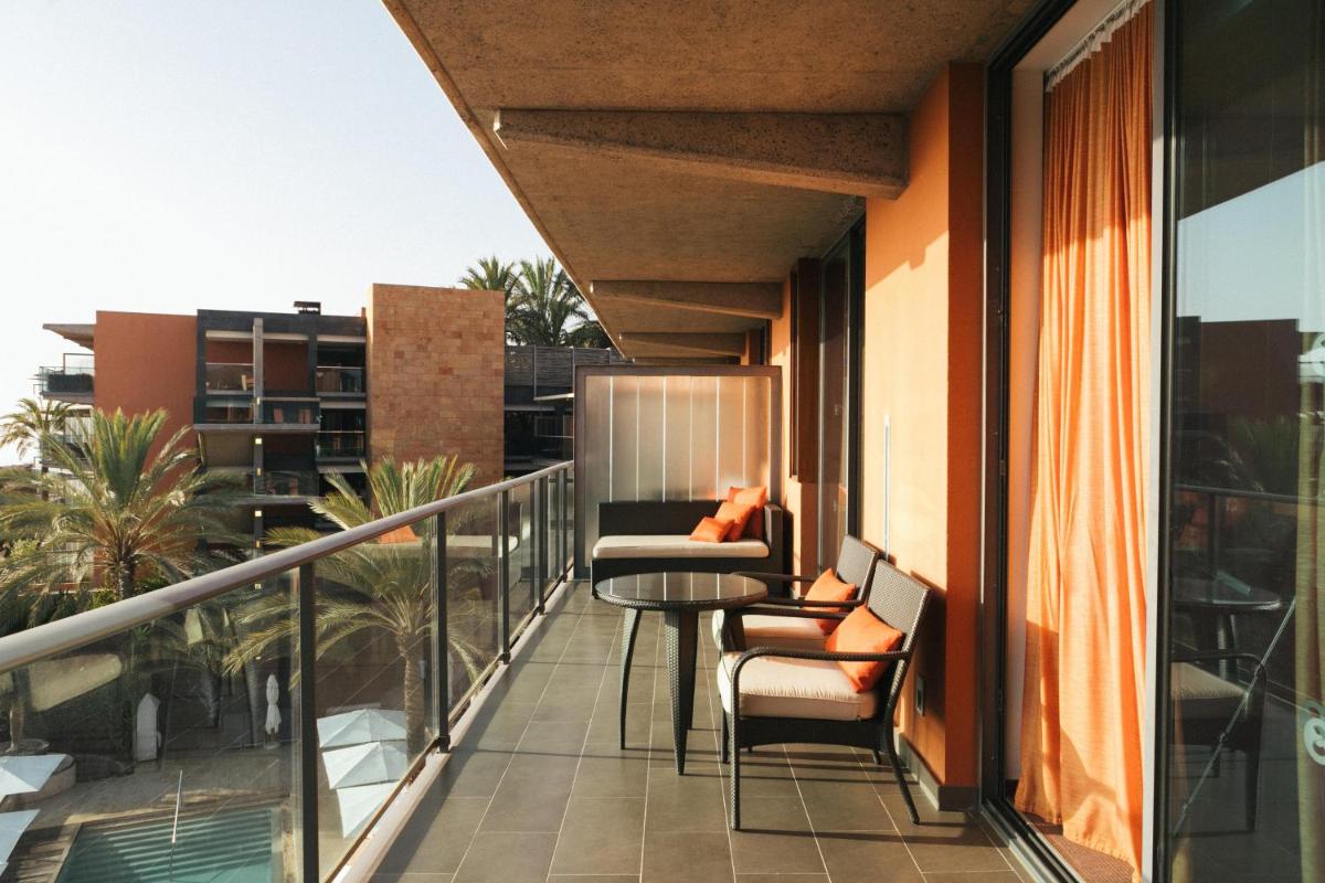 Un balcón o terraza de Salobre Hotel Resort & Serenity