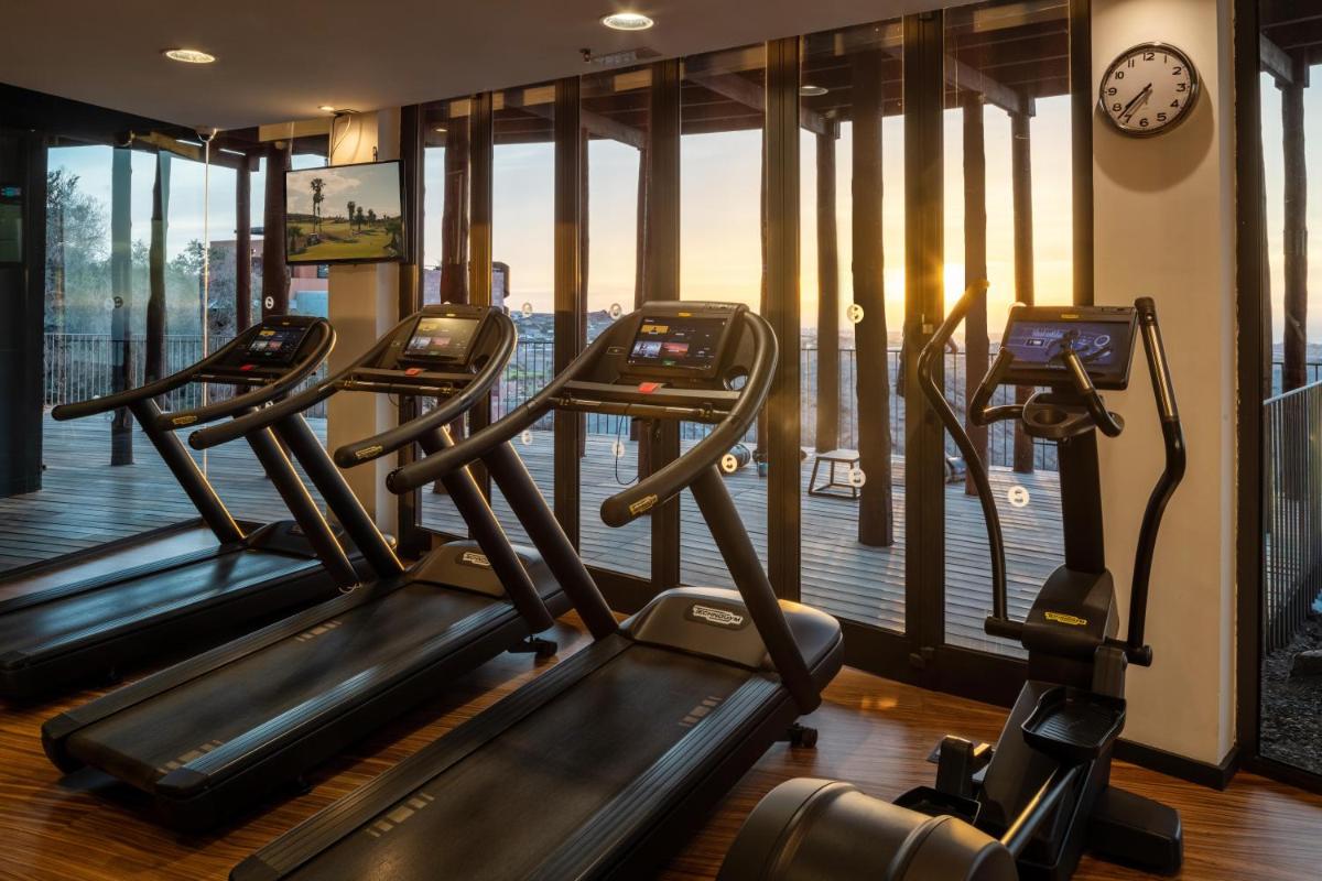 Gimnasio o instalaciones de fitness de Salobre Hotel Resort & Serenity