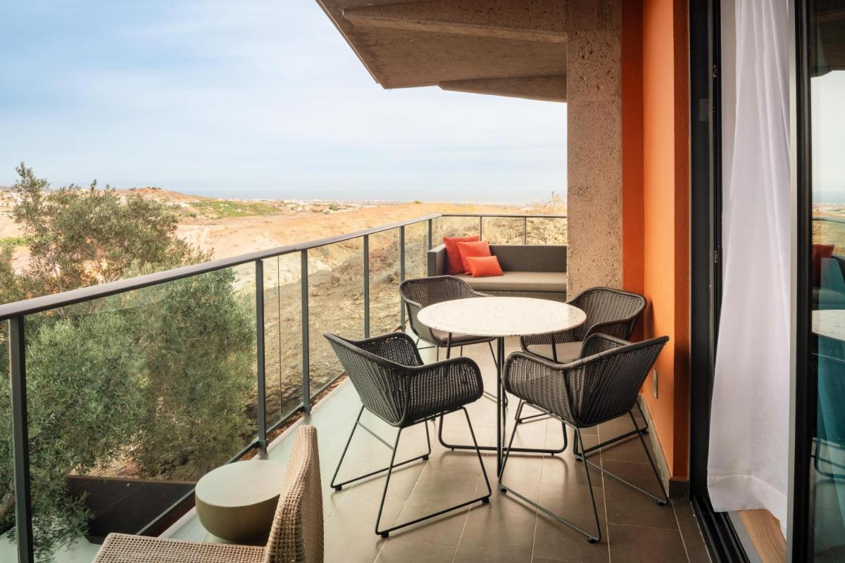 Un balcón o terraza de Salobre Hotel Resort & Serenity