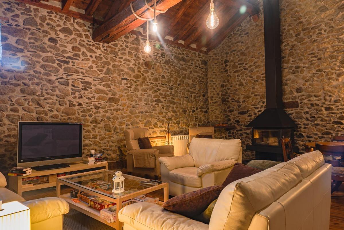 1703 CHAMBRE ET TABLE D'HOTES - Housity
