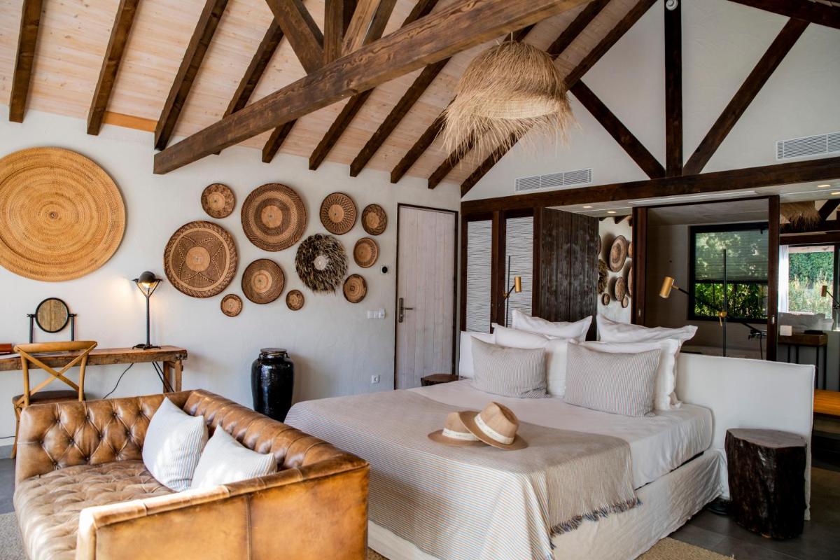 Uma área de estar em Sublime Comporta Country Retreat & SPA