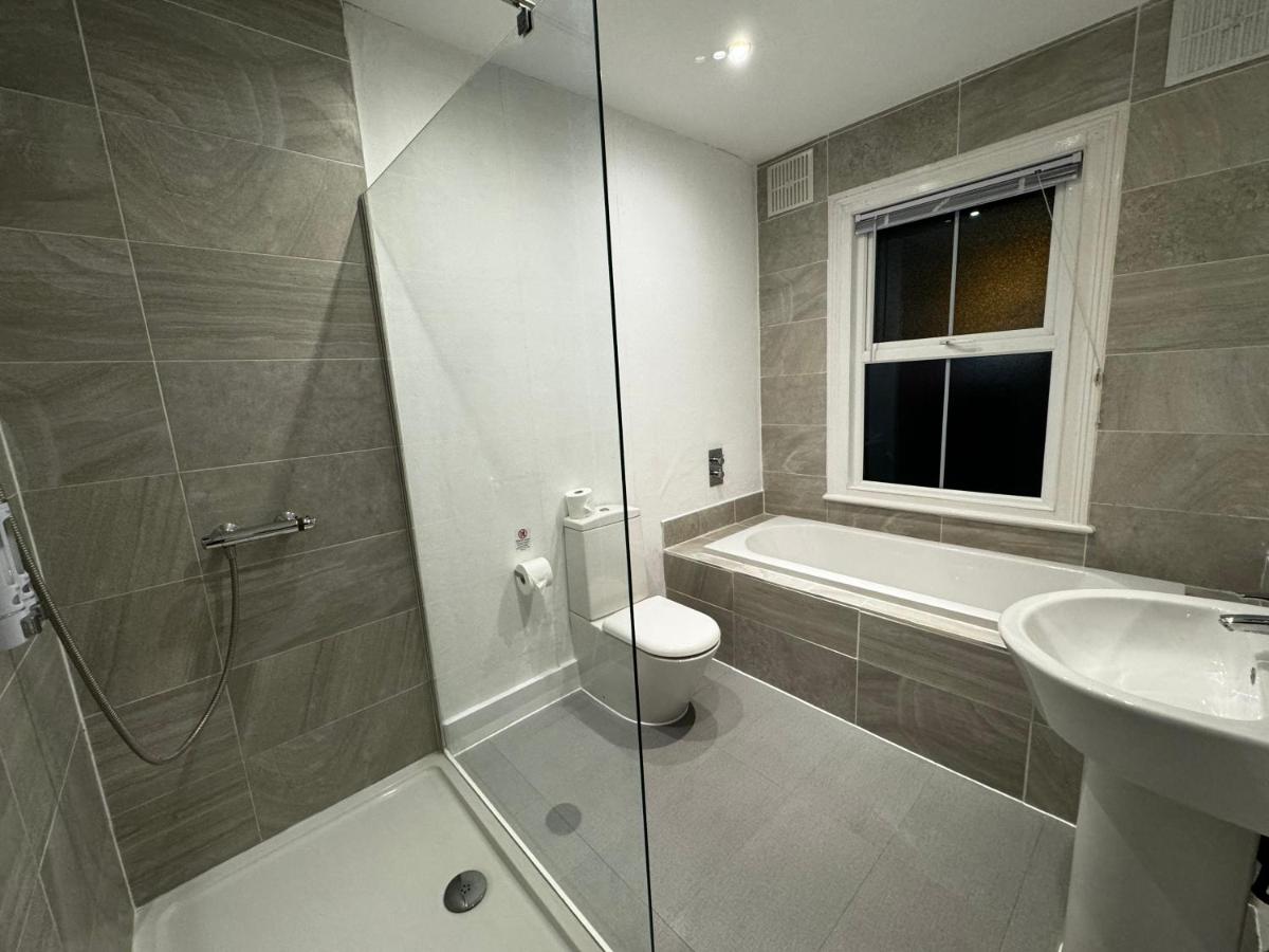 Galaxy apartments Brentwood - Housity
