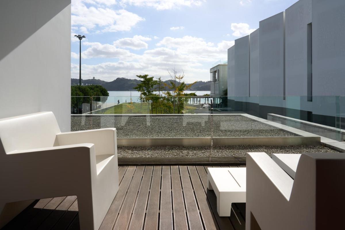 Uma varanda ou terraço em Altis Belem Hotel & Spa, a Member of Design Hotels