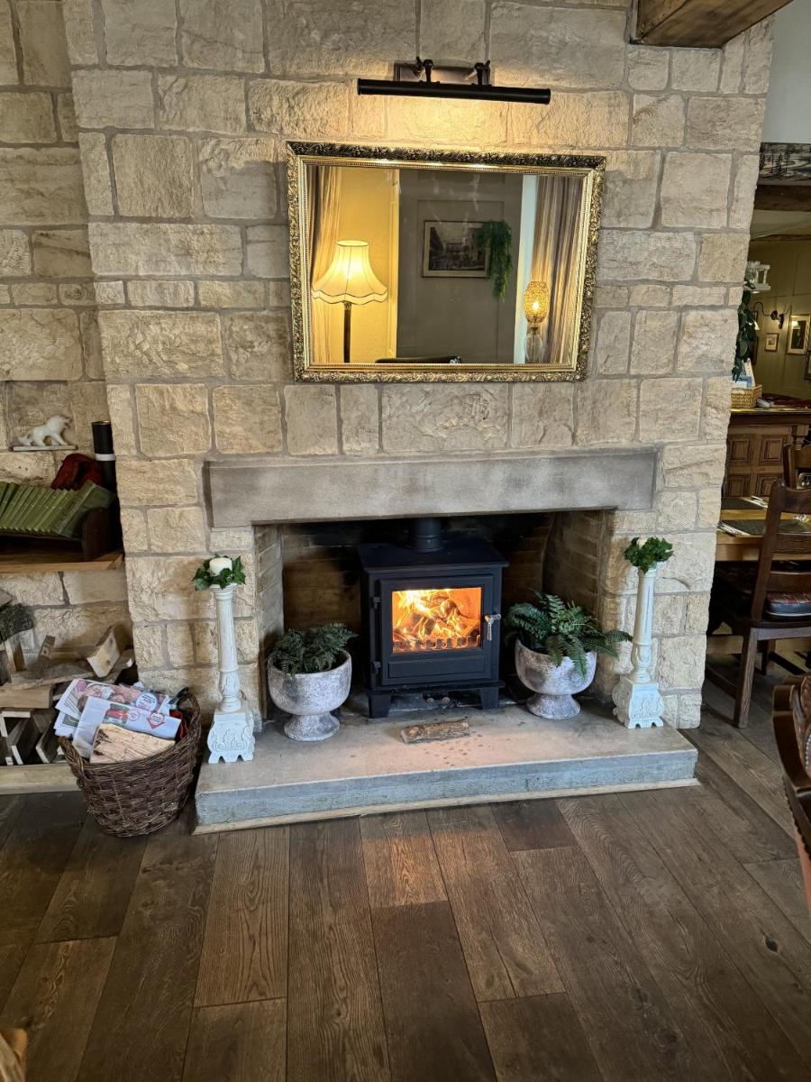 The White Lion Hotel - Housity