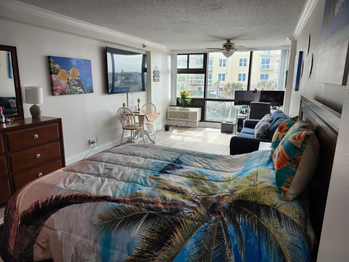 Daytona Beach Condo with Ocean view - Housity