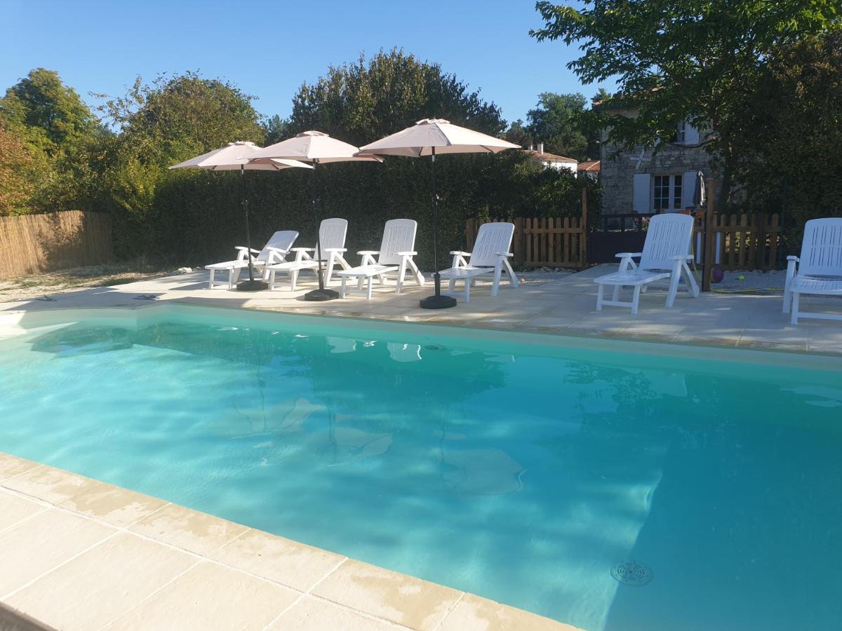 Luxury 18th C renovated stone house with heated swimming pool in countryside - Housity