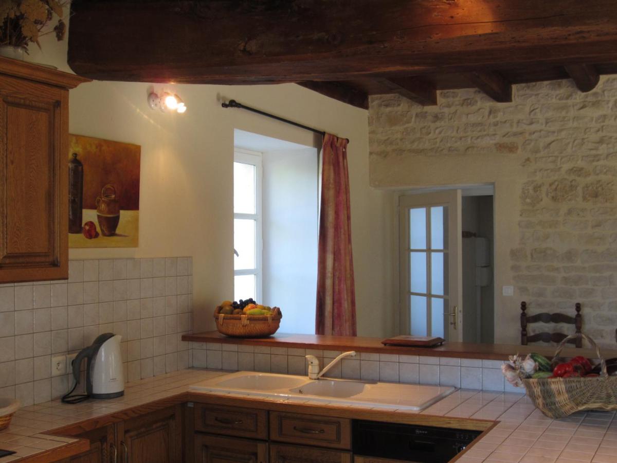 Luxury 18th C renovated stone house with heated swimming pool in countryside - Housity