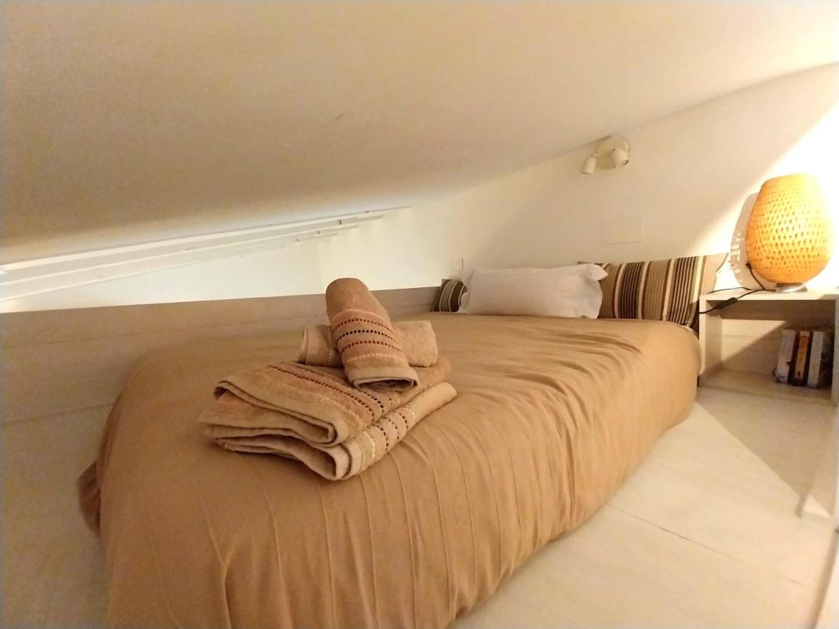 Top Estudio Plaza Arenal - Balcón al exterior - Cama en Buhardilla - Centro Jerez - Housity