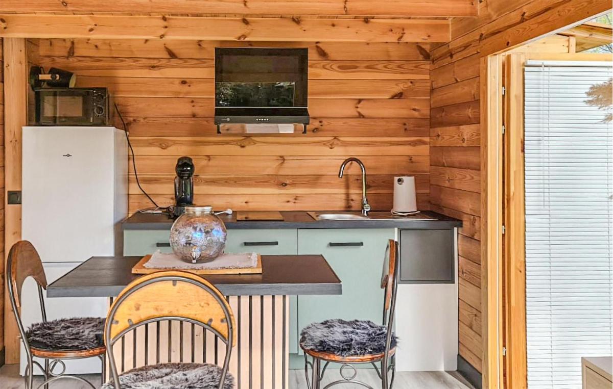 Stunning Home In Le Luc With Wifi - Housity