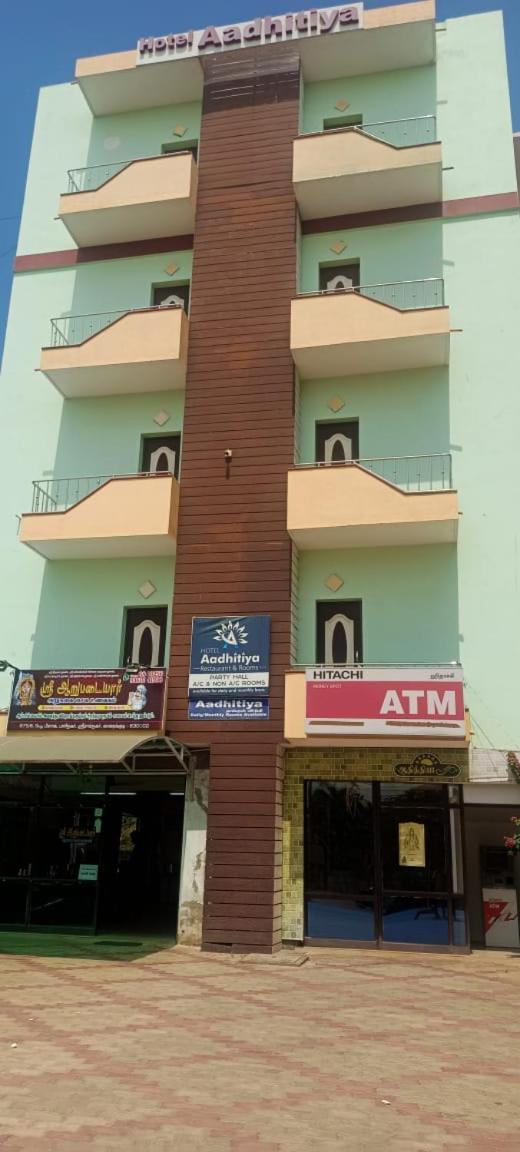 Hotel Aadhitiya - Housity