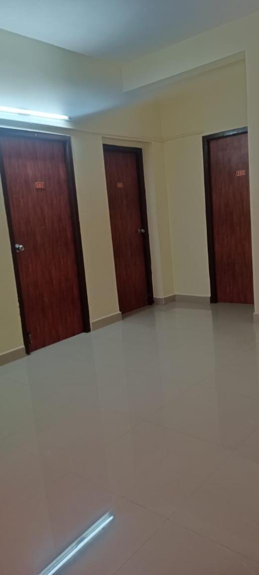 Hotel Aadhitiya - Housity