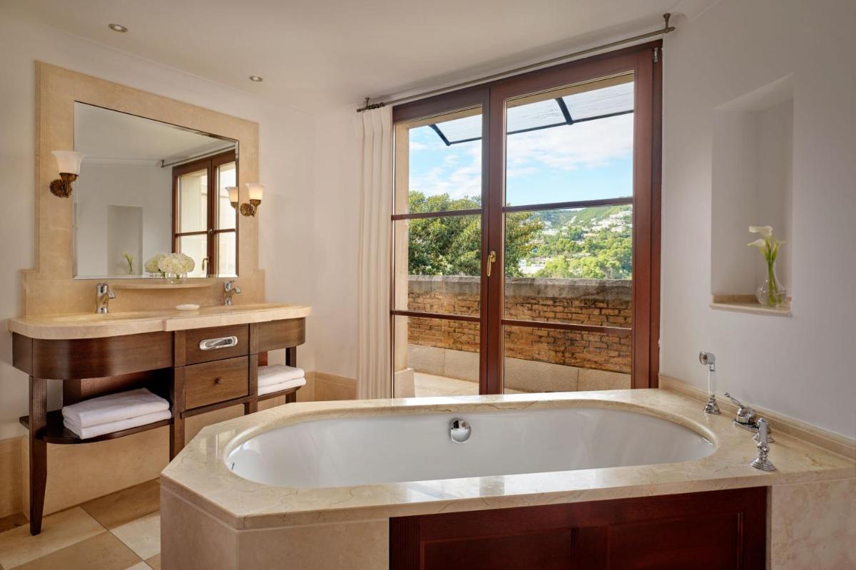 Un baño de Castillo Hotel Son Vida, a Luxury Collection Hotel, Mallorca