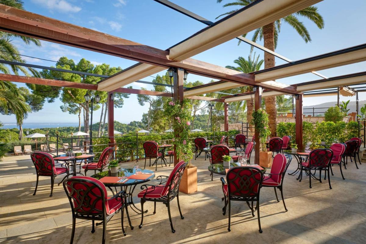 Un restaurante o sitio para comer en Castillo Hotel Son Vida, a Luxury Collection Hotel, Mallorca