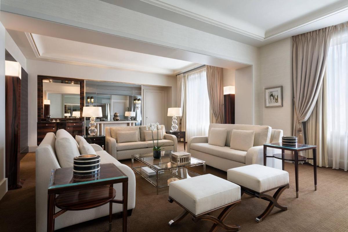 Coin salon dans l'établissement Prince de Galles, un hôtel Luxury Collection, Paris