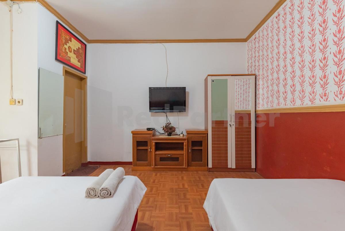 Seruni Guest House Near Alun Alun Lembang Mitra RedDoorz - Housity