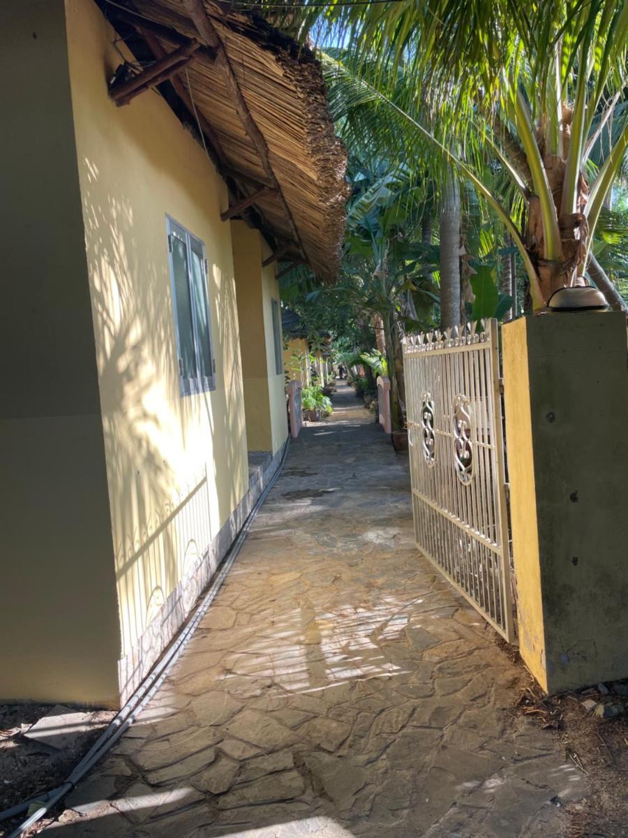 Thuy - Gunter Garden Bungalow - Housity