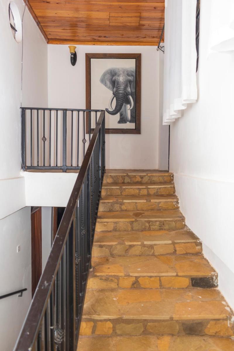 Elevate by African Manor - Housity